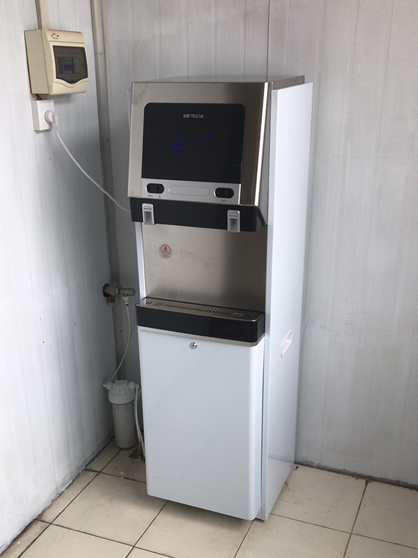 武漢新港江北鐵路有限責任公司選擇我司沁園商用直飲機QS-ZRW-L14